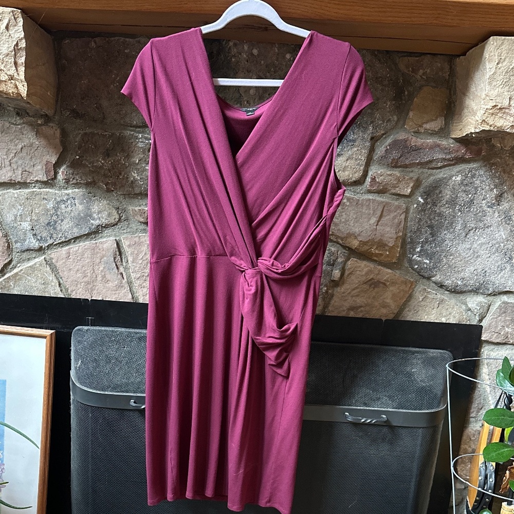Ann Taylor burgundy cap sleeve belted dress